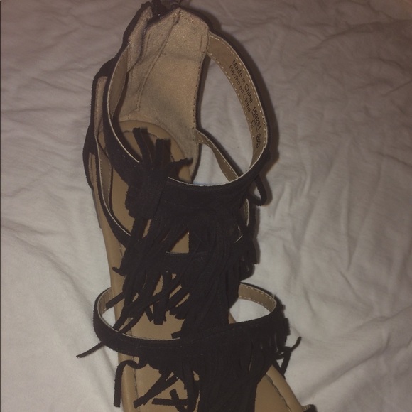 Sandals - Picture 2 of 4